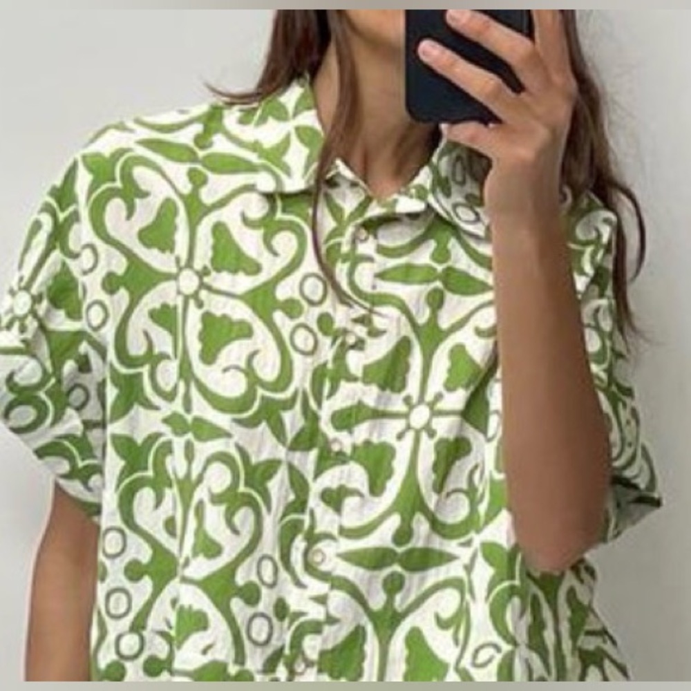 ZARA GREEN WHITE PATTERN BUTTON FRONT SHORT SLEEVE CROP BLOUSE SHIRT SZ SMALL